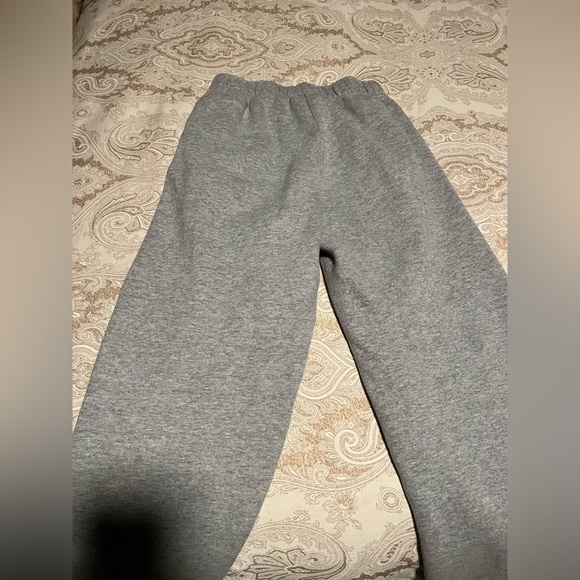 Aritzia sweatpants - Picture 6 of 9